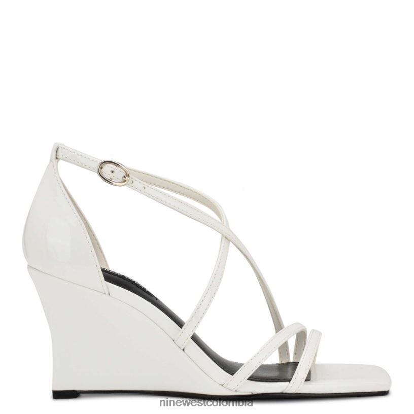 X0LV06769 patente blanca sandalias rolga con cuña Nine West